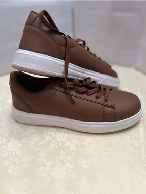SHEIN Brown Low-Top Women's Sneakers